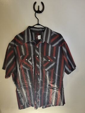 Wrangler Short-Sleeve Striped Button-Down Shirt - Red & Gray
